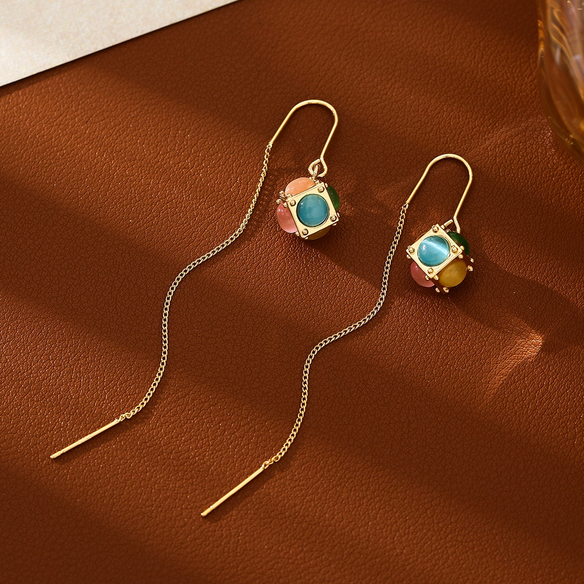 Long earrings, cat's eye, simple and elegant design
