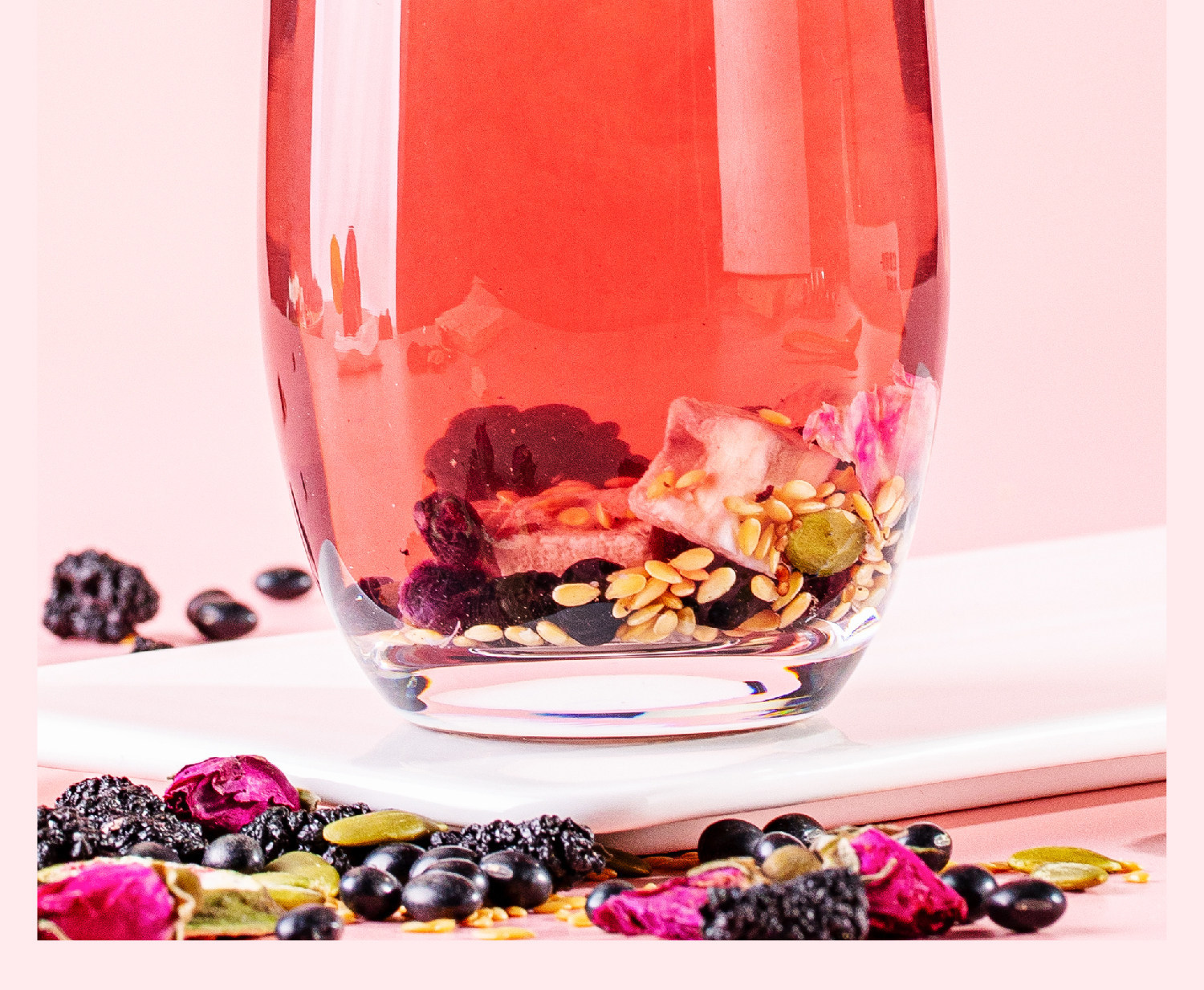 Red Ginseng Herbal Tea Blend for Women with Flaxseed Fig Black Goji and Rose 200g Jar details
