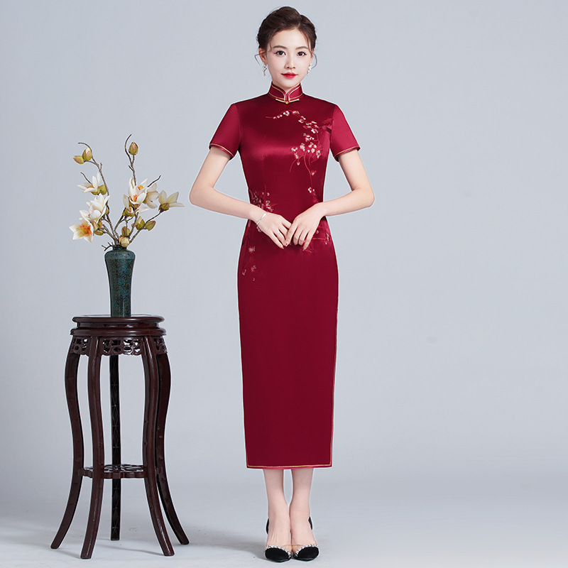 2022 Xipu'Er Cheongsam Improved Burgundy Embroidery Noble Mother's Wedding Banquet Dress Mid-Length Style