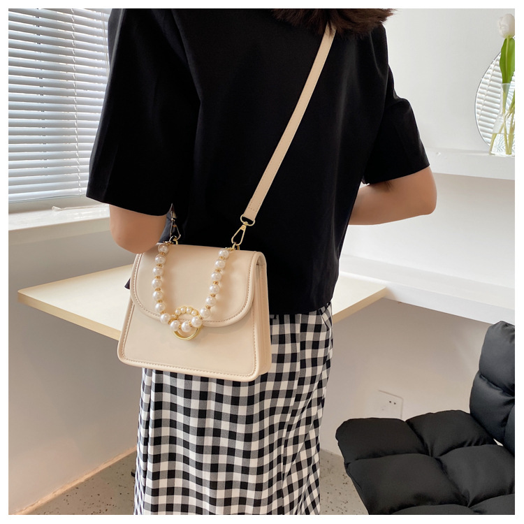 Wholesale Accessories Geometric Pearl Chain Messenger Bag Nihaojewelry display picture 7