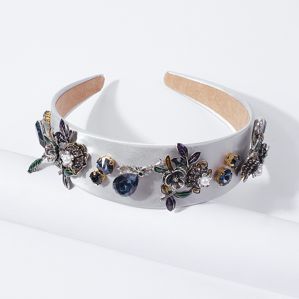 Retro Flowers Imitation Diamond Pearl Headband display picture 6