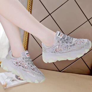 []ˮ���ϵ�ЬŮ2025���ļ��¿�͸�ⱡ���U�վW�����e�\��ЬŮ