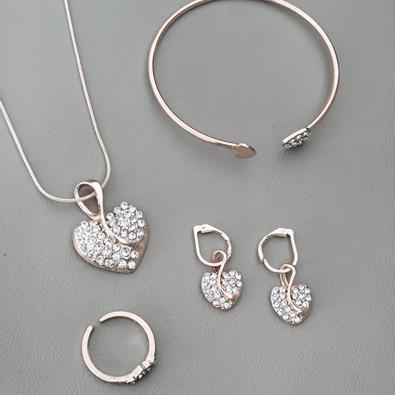 로즈 골드 트위스트 하트 4종 세트