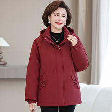 高档白鸭绒羽绒服女2025新款中老年妈妈洋气宽松加厚保暧连帽外套