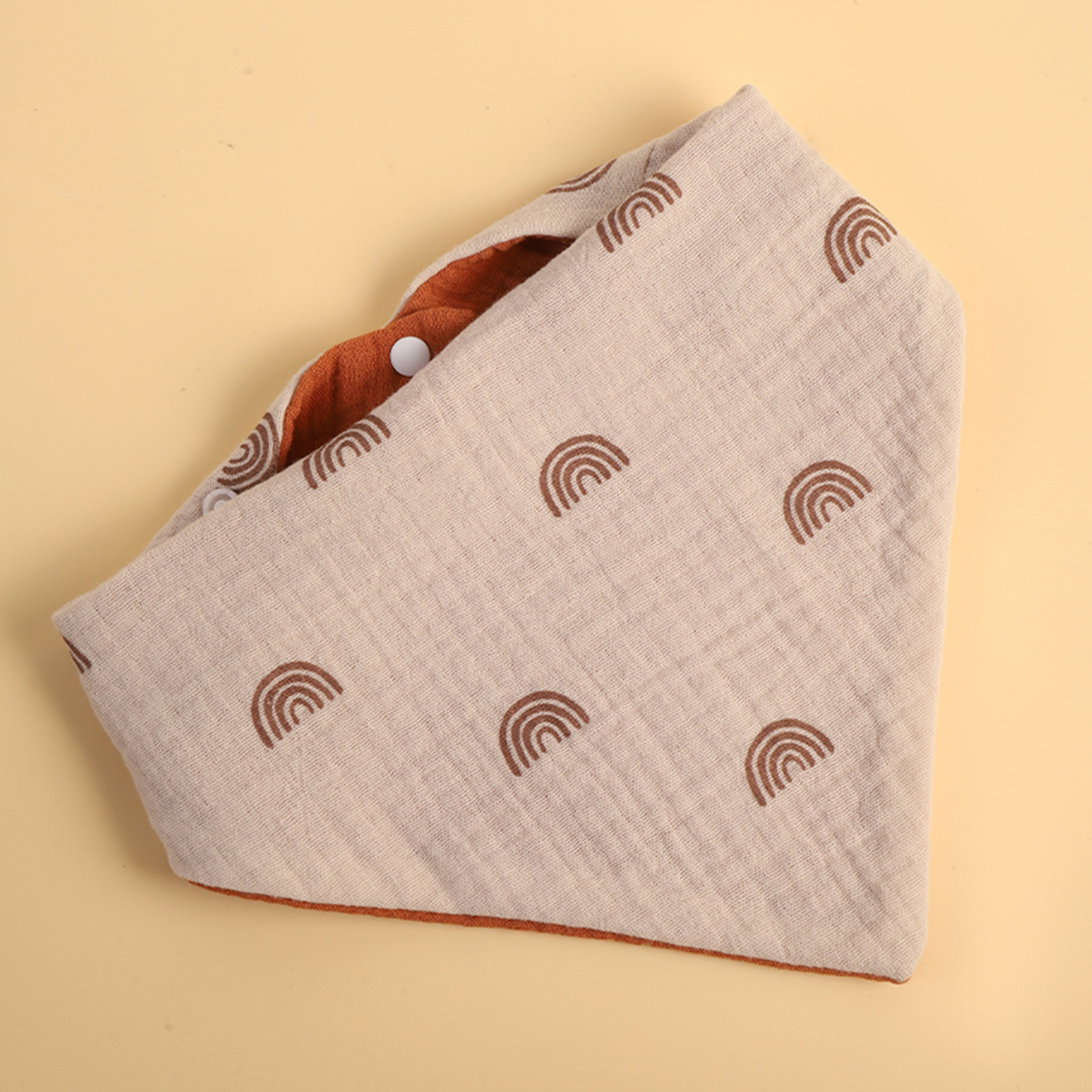 Cuatro capas de gaza de algodón para bebés absorción de agua triángulo buñuelo de saliva positivo y negativo para contraste de color delantal de bebé transfronterizo