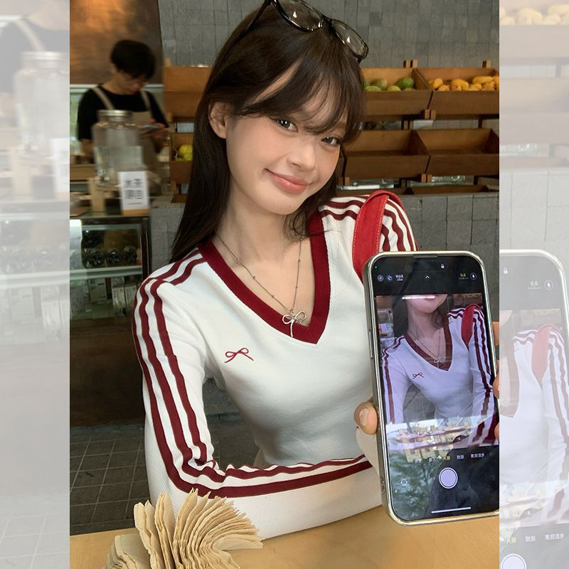 College-style Bow Embroidered Color Matching Long-sleeved T-shirt Women's Autumn New Striped V-neck Slim-fit Slim-fit Inner Top College-style Bow Embroidered Color Matching Long-sleeved T-shirt Women's Autumn New Striped V-neck Slim-fit Slim-fit Inner Top