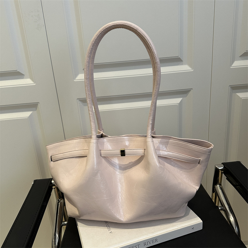 Bolsos de gran capacidad para mujer verano todo fósforo 2025 nuevo bolso de axila de un solo hombro de nicho de ocio bolso de viaje plisado
