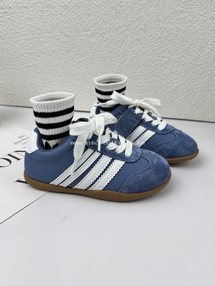 2025 zapatos coreanos de entrenamiento para niños zapatos de otoño nuevos zapatos de skate para niñas Agan zapatos deportivos ligeros para niños versátiles