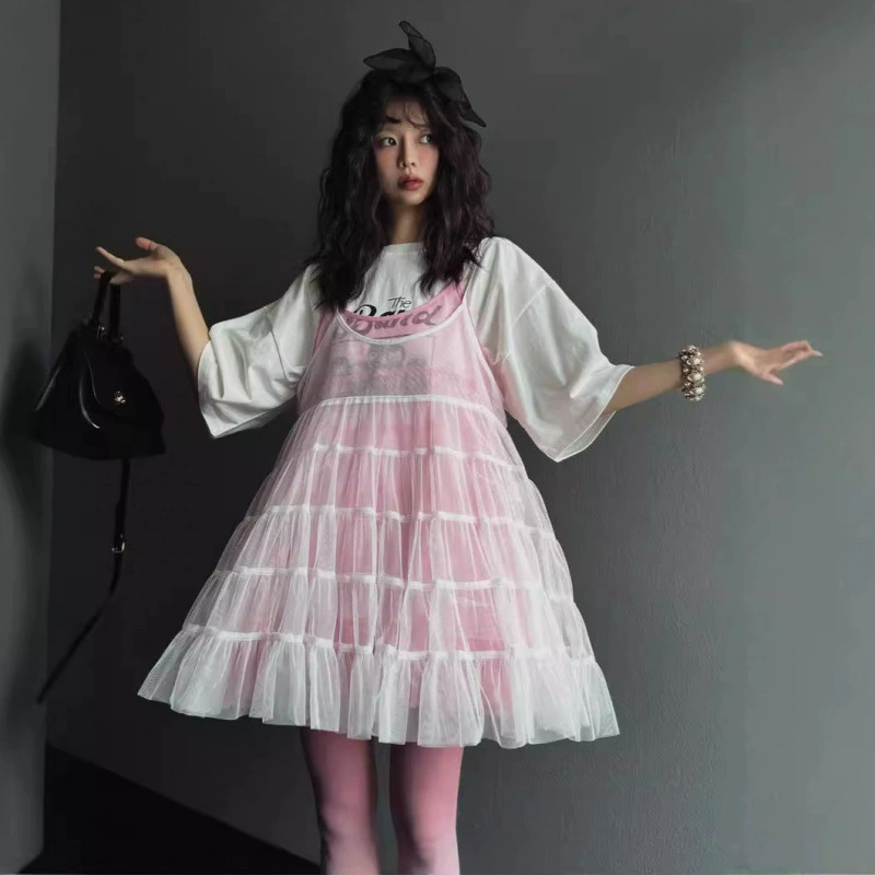 Корейское шикарное летнее новое сладкое многослойное универсальное кукольное платье для девочек с сетчатыми бретелями и юбкой с внешней строчкой.