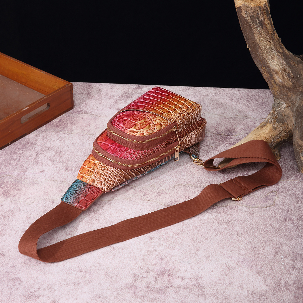 Retro Women's Chest Bag With Crocodile Pattern And Wide Strap_voghion.com