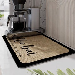 軽くて豪華な風のコーヒーマシンは水を切ってテーブルの上で水を吸い込みます。
