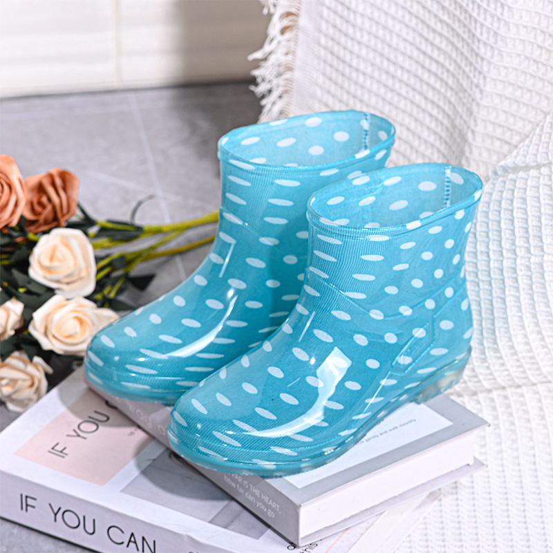 Comercio exterior zapatos de lluvia de color sólido para mujeres adultas al aire libre bosque lluvioso a prueba de agua anti-deslizante zapatos de agua de lana calentamiento botas de lluvia