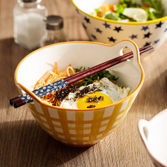 スコットランド風に麺を食べます。家庭用大サイズの両耳スープと陶磁器の闘笠碗日本式insサラダ碗のカップラーメンの碗です。