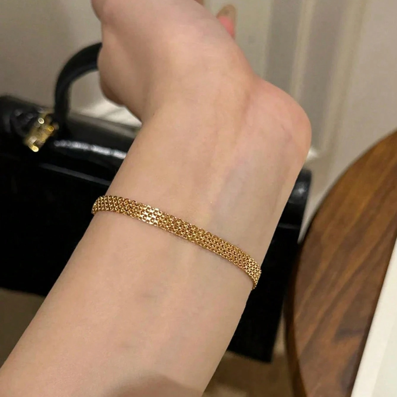 Light Luxury and High-End Gold Hollow Watch Bracelet, Versatile, Fashionable, Retro, Niche, Stacked Texture Hand Jewelry