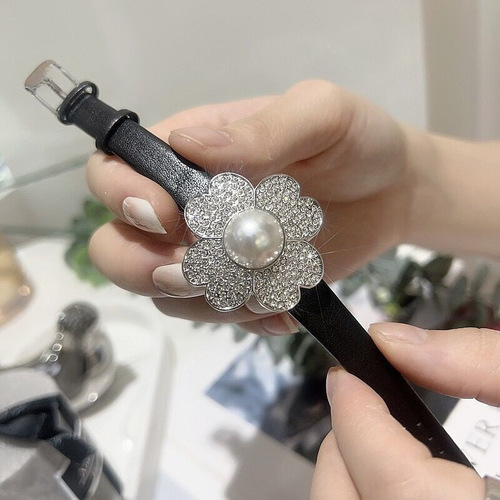 Poised by Gaudí New Flower Flip Fold Watch with Personality and Luxury, Diamond and Pearl-studded Genuine Leather, Lightweight and Elegant Women's Watch, Waterproof
