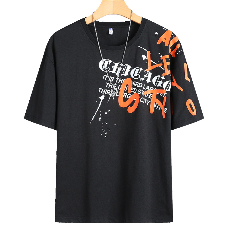 Camiseta de manga corta elegante para hombre, nuevo diseño estampado moderno, corte holgado para adolescentes, marca de moda de verano, top de media manga estilo ins para hombre.