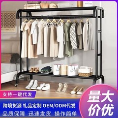 太くて床にハンガーを掛けます。室内の家庭用ハンガーはベランダの寝室に服を掛けます。