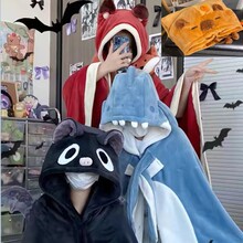 跨境货源法兰绒Cosplay鲨鱼蝙蝠 狐狸卡皮巴拉披风万圣节小埋毛毯