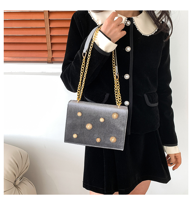 Cross-border fashionable velvet small square bag for women, simple and fashionable single-shoulder bag, new autumn and winter crossbody chain bag undefined