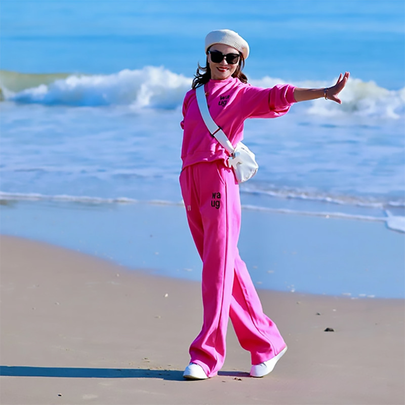 2025 Autumn Sportswear Suit Casual Embroidered Rose Red Round Neck Pullover Sweatshirt Straight-Leg Pants Two-Piece Set for Women 2025 Autumn Sportswear Suit Casual Embroidered Rose Red Round Neck Pullover Sweatshirt Straight-Leg Pants Two-Piece Set for Women