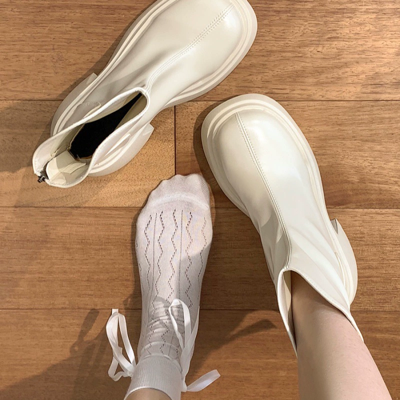 Красивые друзья ● Тонкие сапоги Короткие сапоги Женские массивные 2023 осенне-зимние новые высокие каблуки со средней толстой подошвой Белые модные сапоги