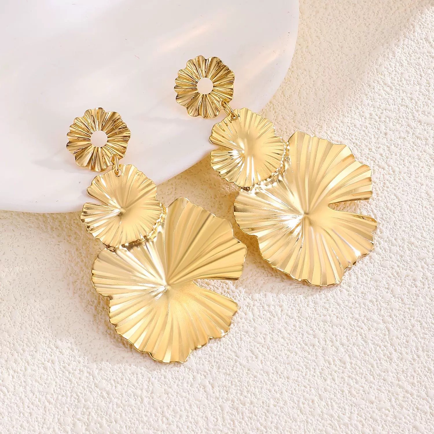 exaggerated leaf flower earrings for women retro fashion long alloy flower earrings earrings_voghion.com
