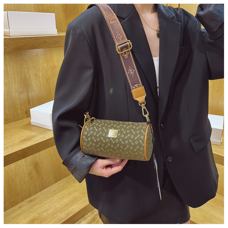 Women's Small Pu Leather Color Block Vintage Style Cylindrical Zipper Crossbody Bag display picture 3