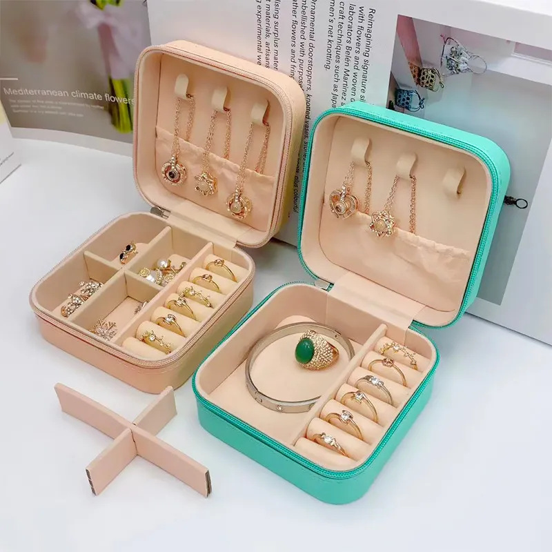 Exquisite Large-Capacity Portable Jewelry Box, Compact Travel Simple Jewelry Storage Box with Lock for Rings and Necklaces