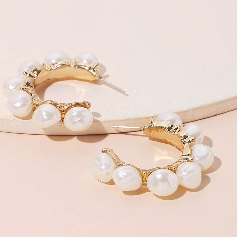 Baroque Pearl C-shaped Earring Wholesale display picture 2