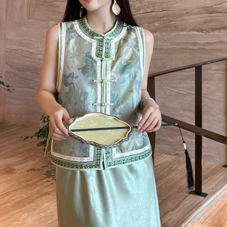南油女装新中式真丝马甲2025新品年轻款时尚减龄百搭叠穿无袖上衣|undefined