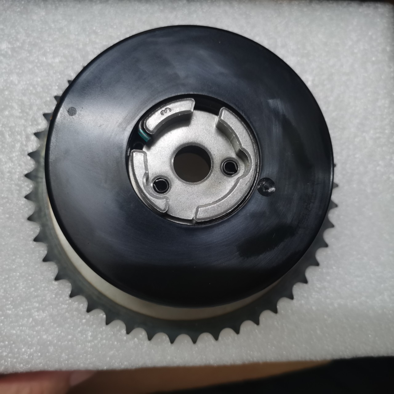 Automobile engine eccentric shaft timing gear row suitable for Buick Regal Junyue Chevrolet pontik 12578516