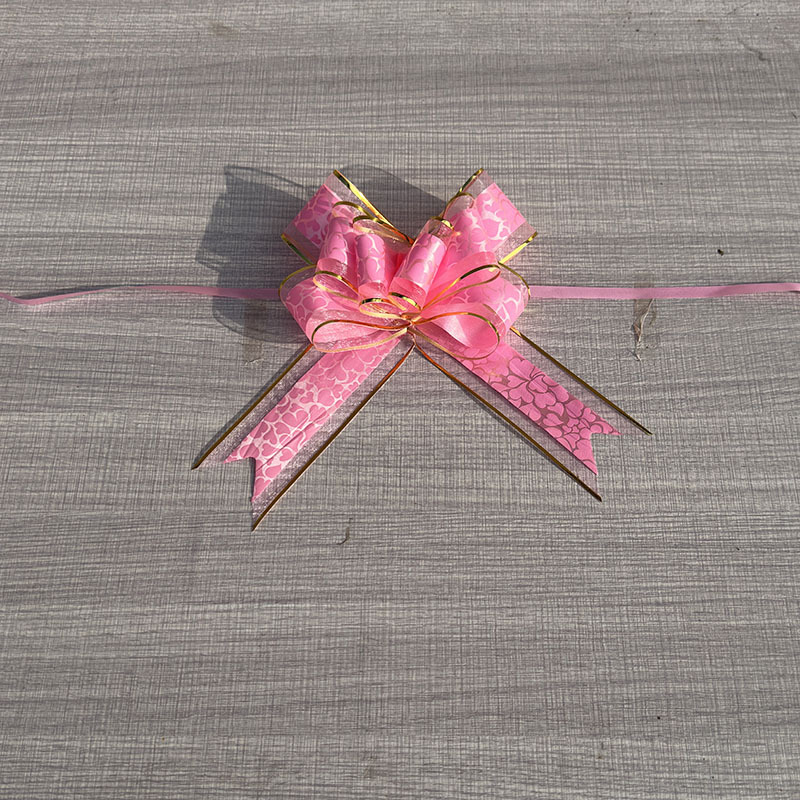 Navidad, víspera de Navidad, manzanas, manzanas, embalaje de regalos de boda, arco de boda, flores de mano, decoración del coche de boda