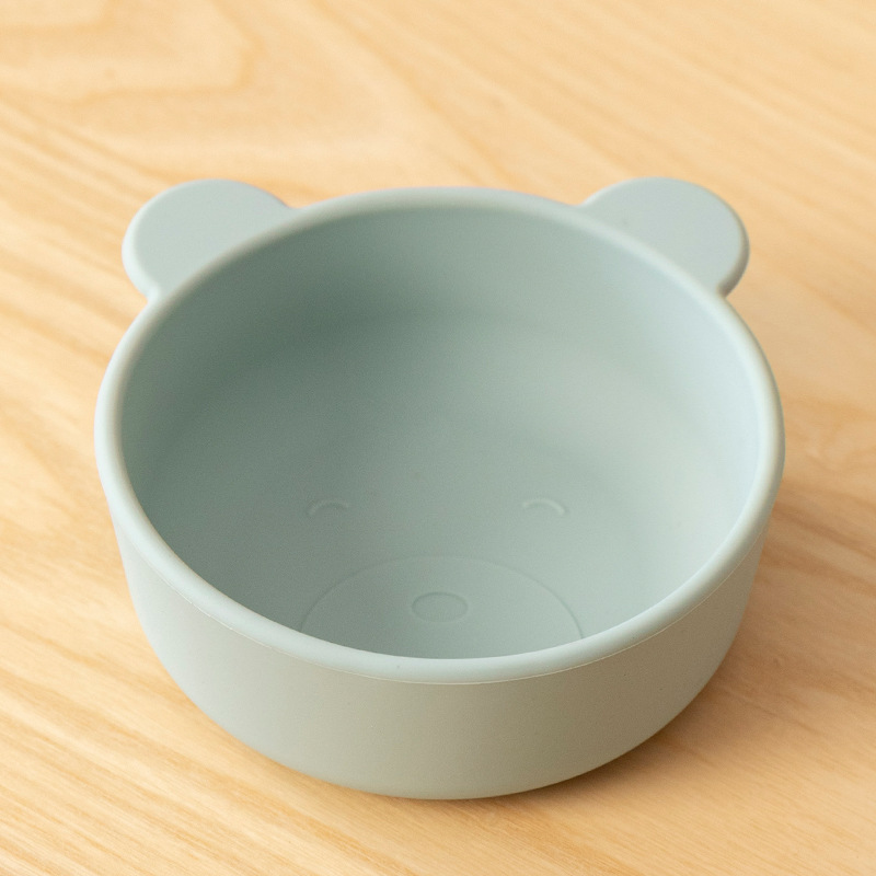 연한 녹색 곰