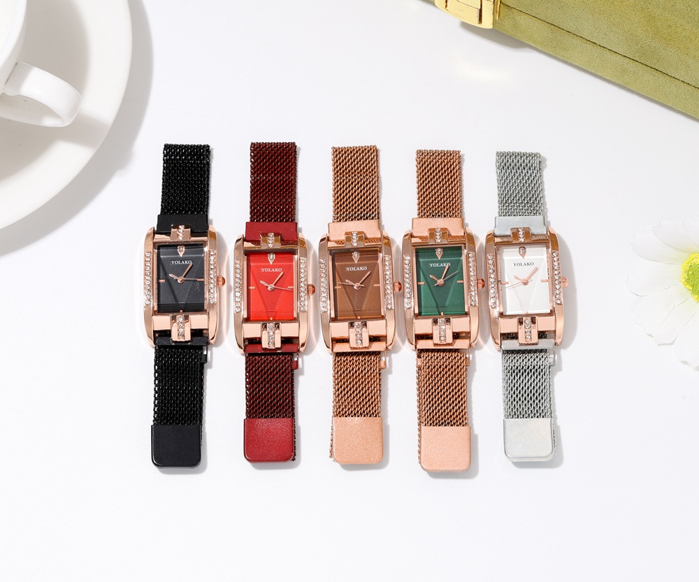 Nuovo cinturino in magnetite con orologio al quarzo da donna con design a triangolo invertito, stile quadrato, stile OL, con diamanti intarsiati_voghion.com