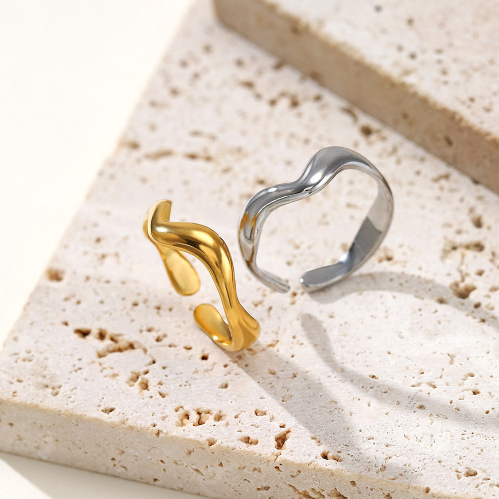 Anillo de acero inoxidable para mujer, estilo INS, forma de V irregular y ondulada, diseño minimalista de alta calidad, producto transfronterizo