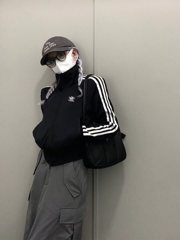 正确版/A家 复古休闲短外套女袖三条杠显瘦立领卫衣夹克上衣|undefined