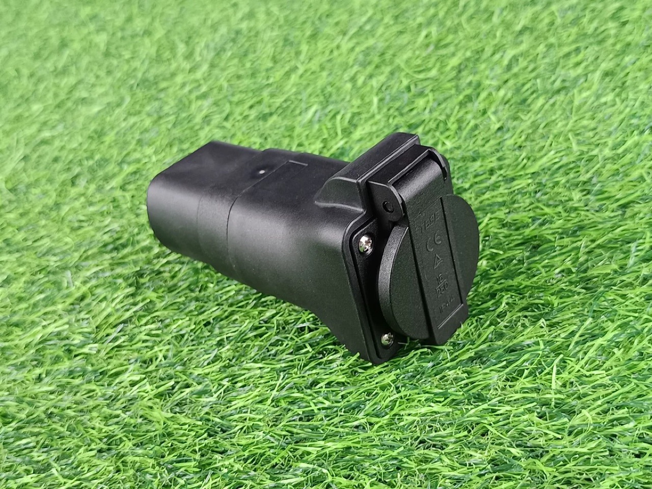 New energy European standard TYPE2 charging pile converter conversion adapter plug to take electricity discharge household saloon car electric motorcycle