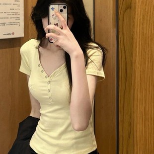 V-Shaped Collar Shoulder Short-Sleeved T-Shirt Women's Summer New Slim-Fit Slimming Design Sense Button American Style Hot Girl Top