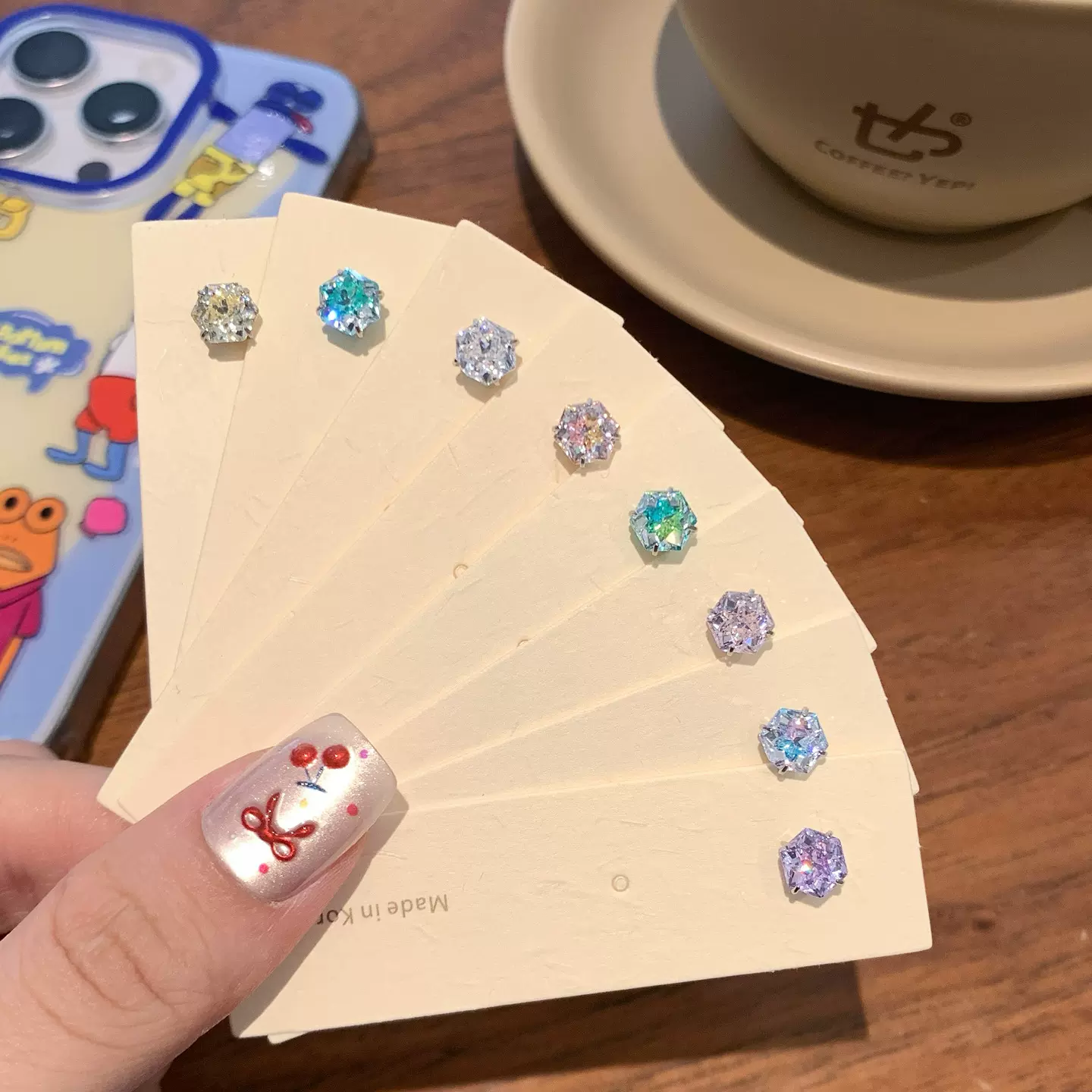 316L医用钛钢冰透皇后切耳骨钉彩色耳蜗钉外螺纹耳钉养耳洞耳饰