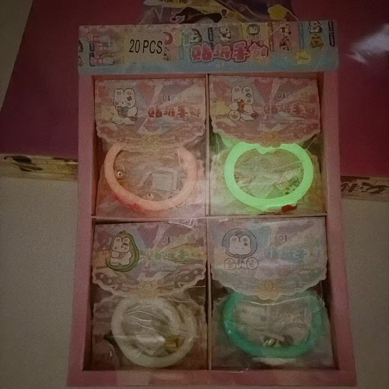 Nocturno pulsera pegatinas pulsera lindos juguetes para niños pulsera pulsera tienda de decoración de verano de 2 yuanes