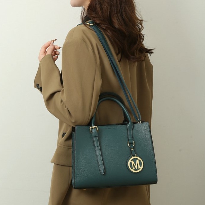 Bolsas de mano al por mayor transfronterizas 2024 nuevas bolsas de lujo ligeras para viajar, bolsas de mujer de gran capacidad, bolsas de mujer de cuero suave.