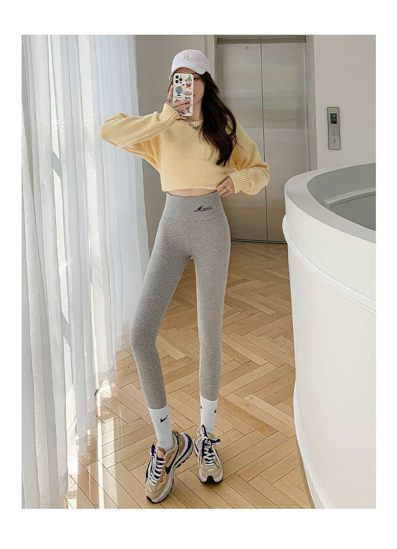 Pantalones de yoga cálidos de otoño e invierno, leggings de algodón acanalado con rayas verticales grises, pantalones de terciopelo nube de cintura alta para mujer, novedad transfronteriza. image 13