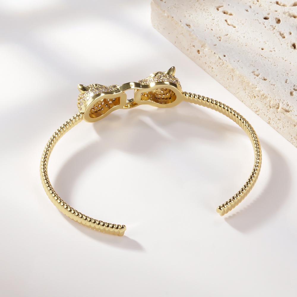 Fashion Leopard Head Gold Bracelet Simple Inlaid Zircon Alloy Bracelet display picture 2