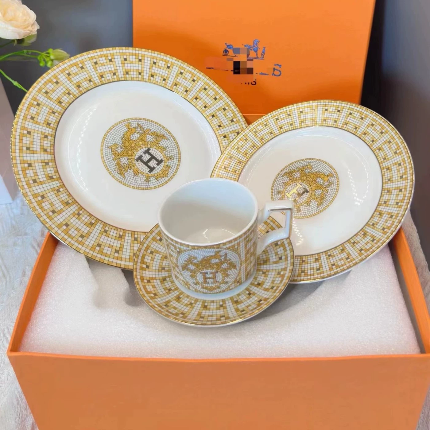 Ceramic Tableware Set, Retro Cartoon Light-Luxury Style, Assorted Plates & Cups (Gift)