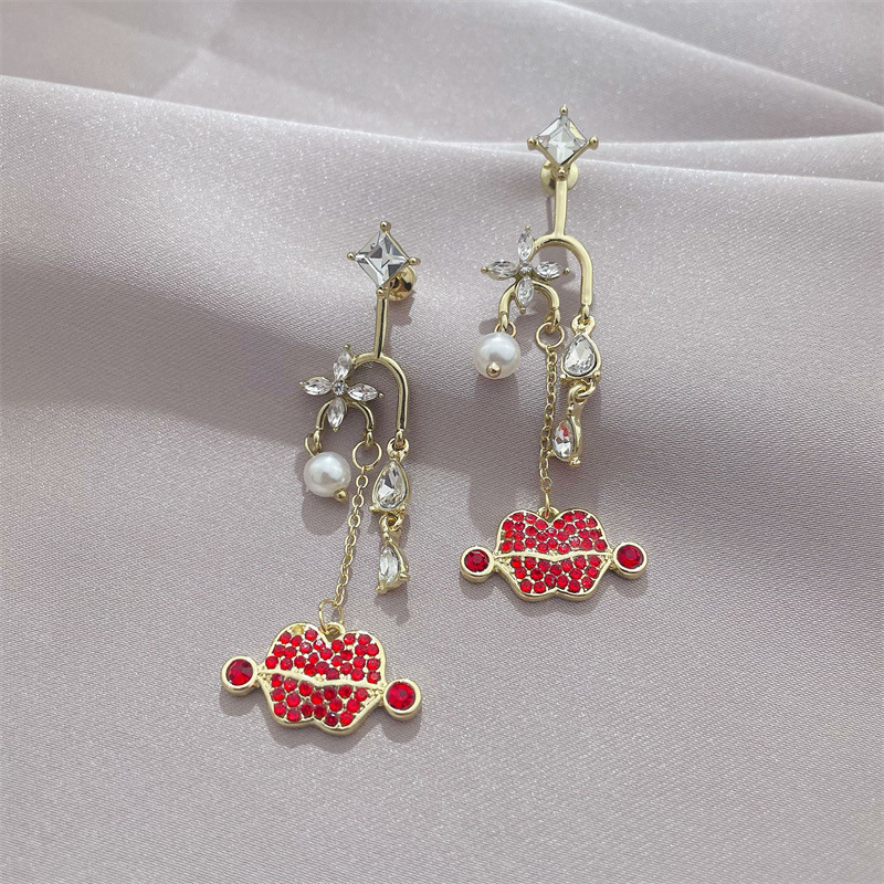 Persönlichkeit Rote Lippen Anhänger Perlenohrringe Japanisches Und Koreanisches Temperament Wildnetz Rotlicht Luxus Ohrringe Ohrringe display picture 2