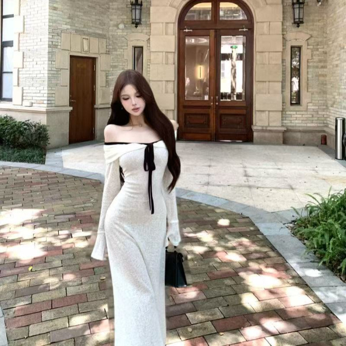 巨好看一字肩连衣裙女秋季2025新款法式撞色绑带气质修身长裙穿搭|undefined