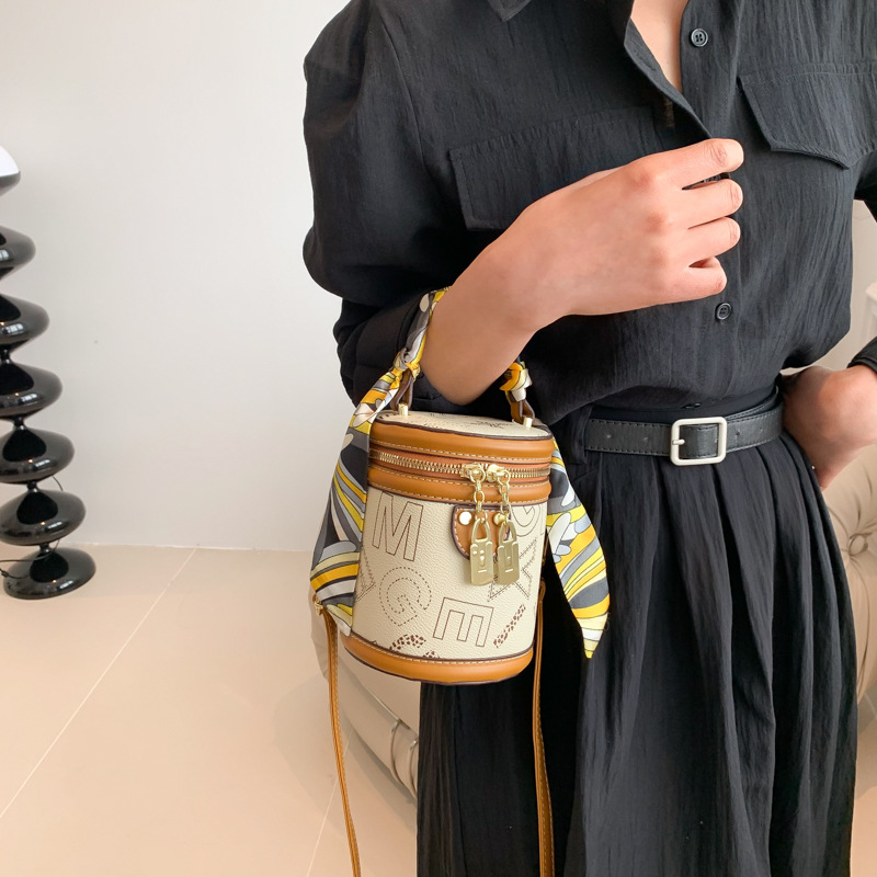 Baigou bolsa al por mayor de las mujeres bolsa de cubo portátil 2023 transfronterizo nueva carta impresa bufanda hombro bolsa de mensajero