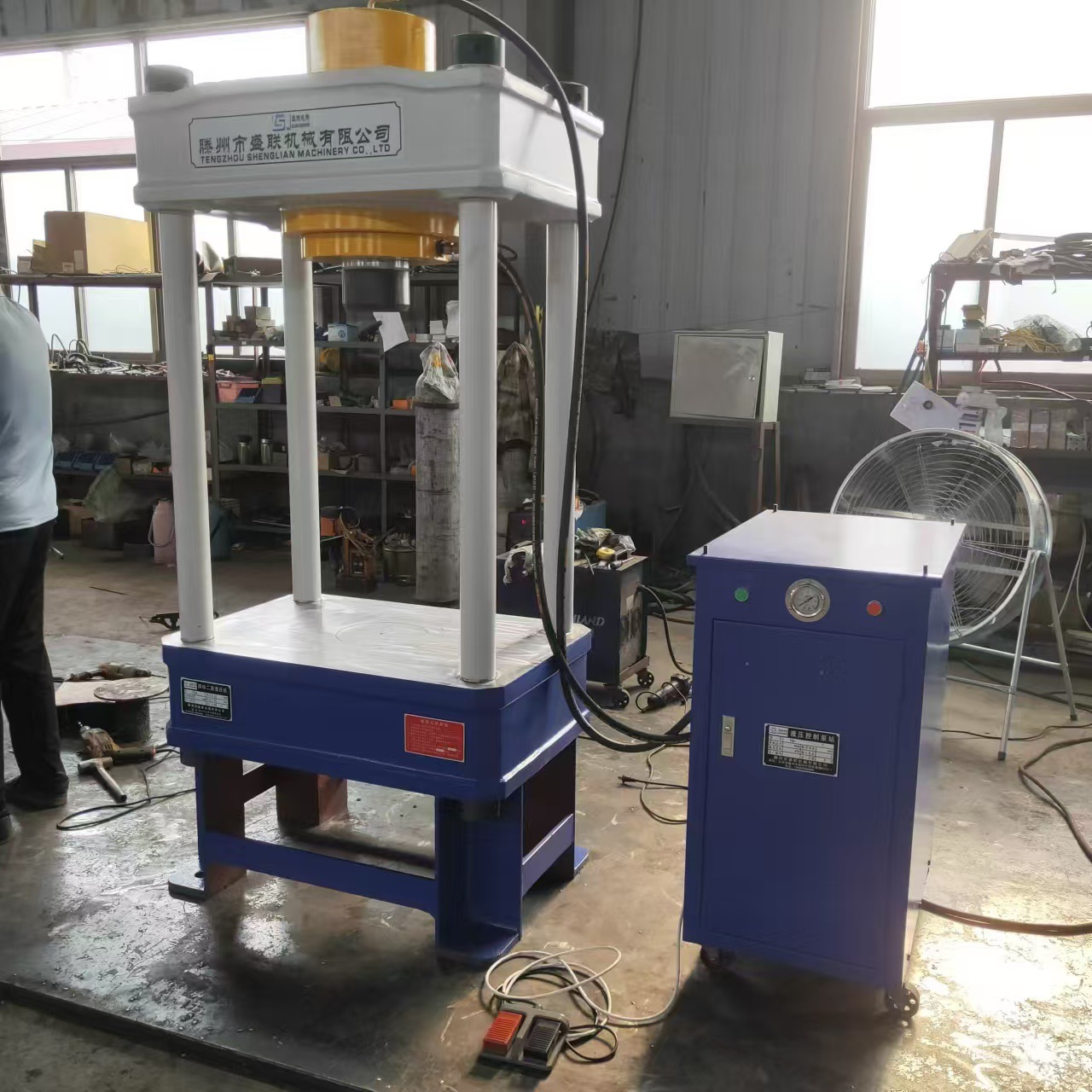 100吨二梁四柱液压机, 150T四柱液压机 副轴压装压力机 现货