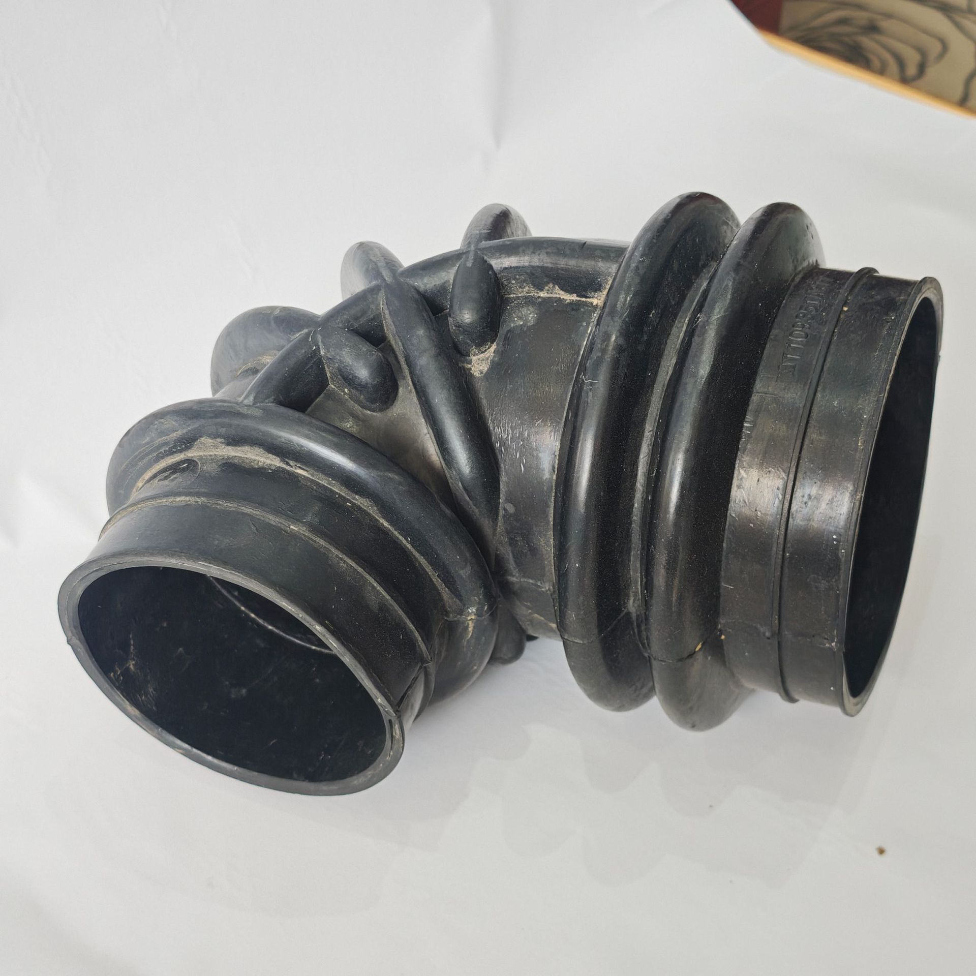 21214-1148035 High-Quality Russian Car Vaz Air Filter Tube, Can Be Made According to Sample for Lada