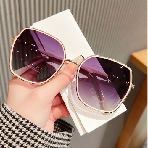 Sunglasses with Gradient Color, One Piece for Women, Fashionable and Classic, Elegant, UV Protection, Trendy